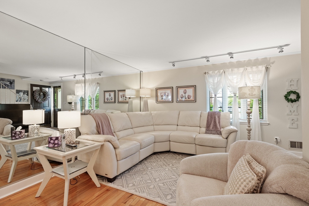 258 Lexington St 258