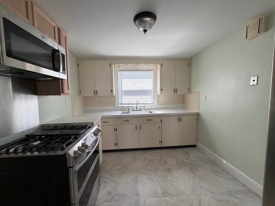 36 Barstow St #1, Salem, MA Photo #1