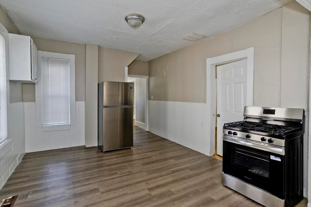 30 Hawthorne St, Springfield, MA, 30 Hawthorne St, Springfield, MA Photo #3