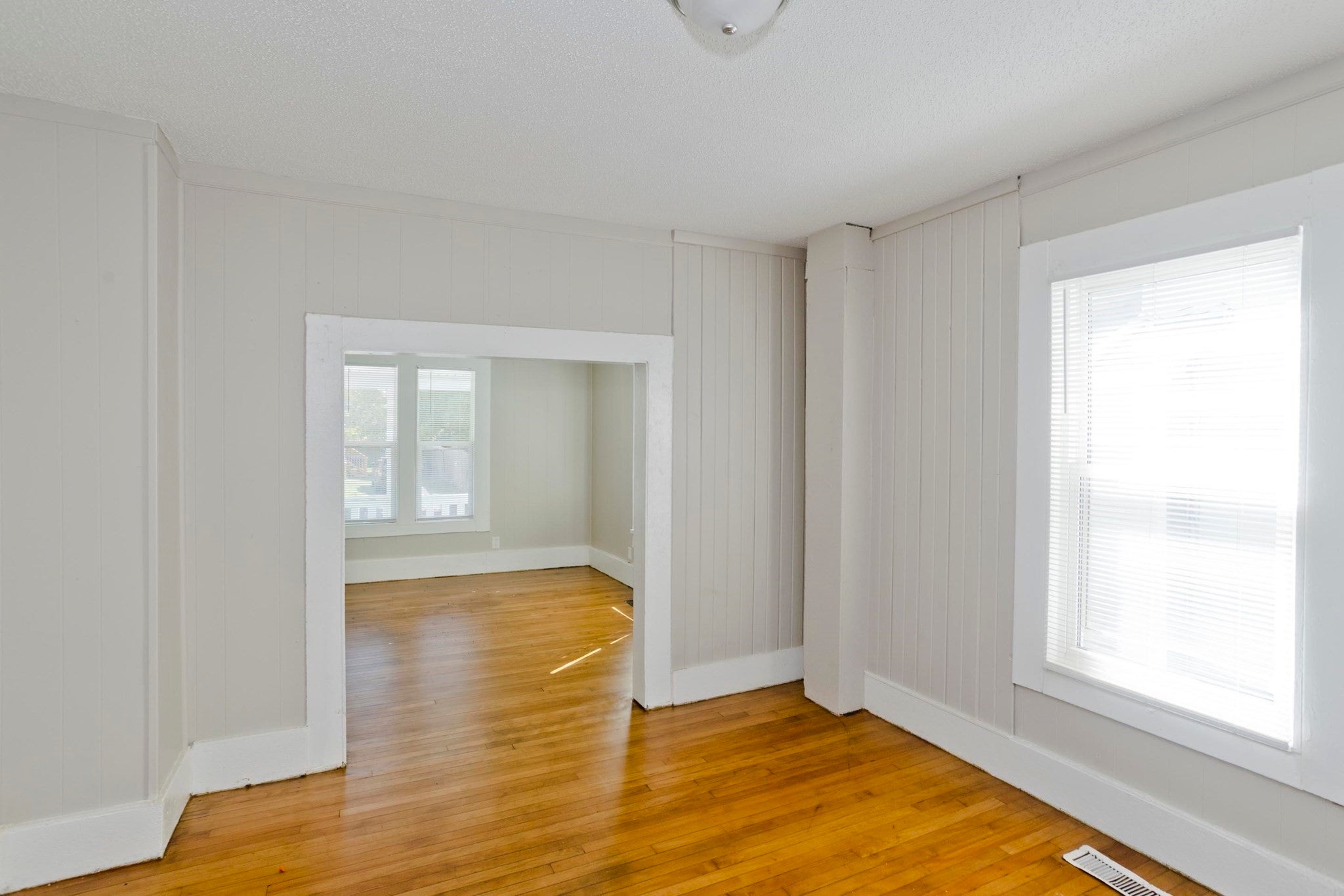 30 Hawthorne St, Springfield, MA Photo #6