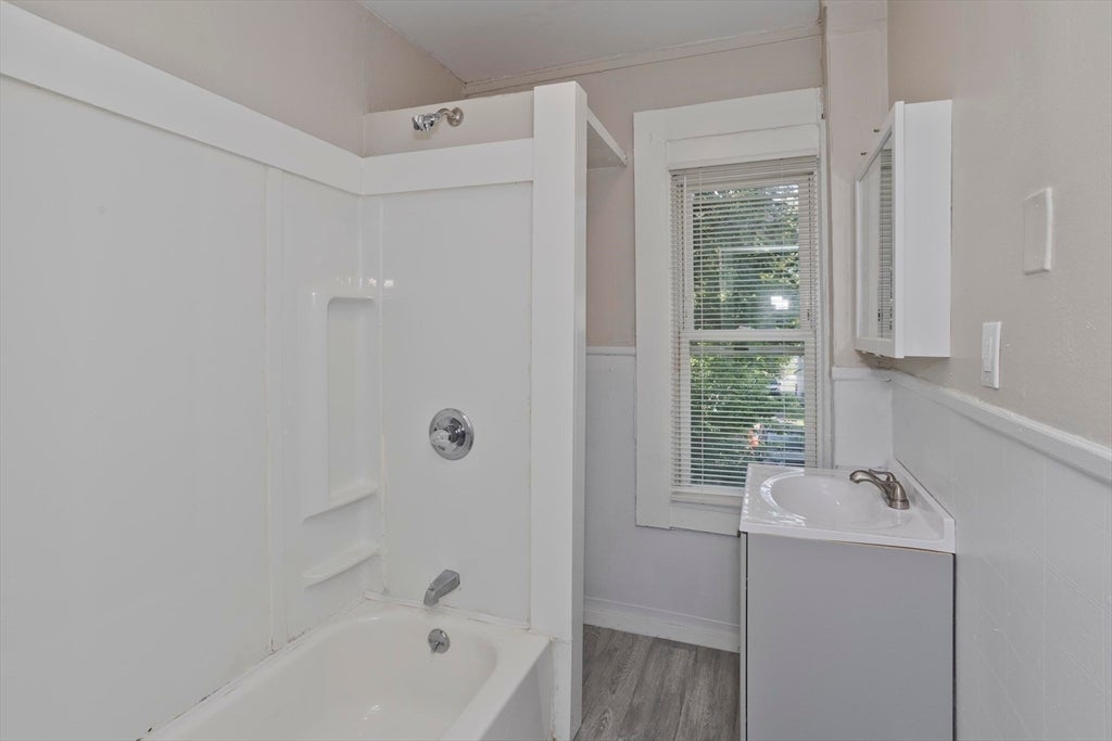 30 Hawthorne St, Springfield, MA, 30 Hawthorne St, Springfield, MA Photo #11