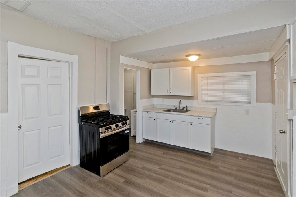 30 Hawthorne St, Springfield, MA, 30 Hawthorne St, Springfield, MA Photo #2