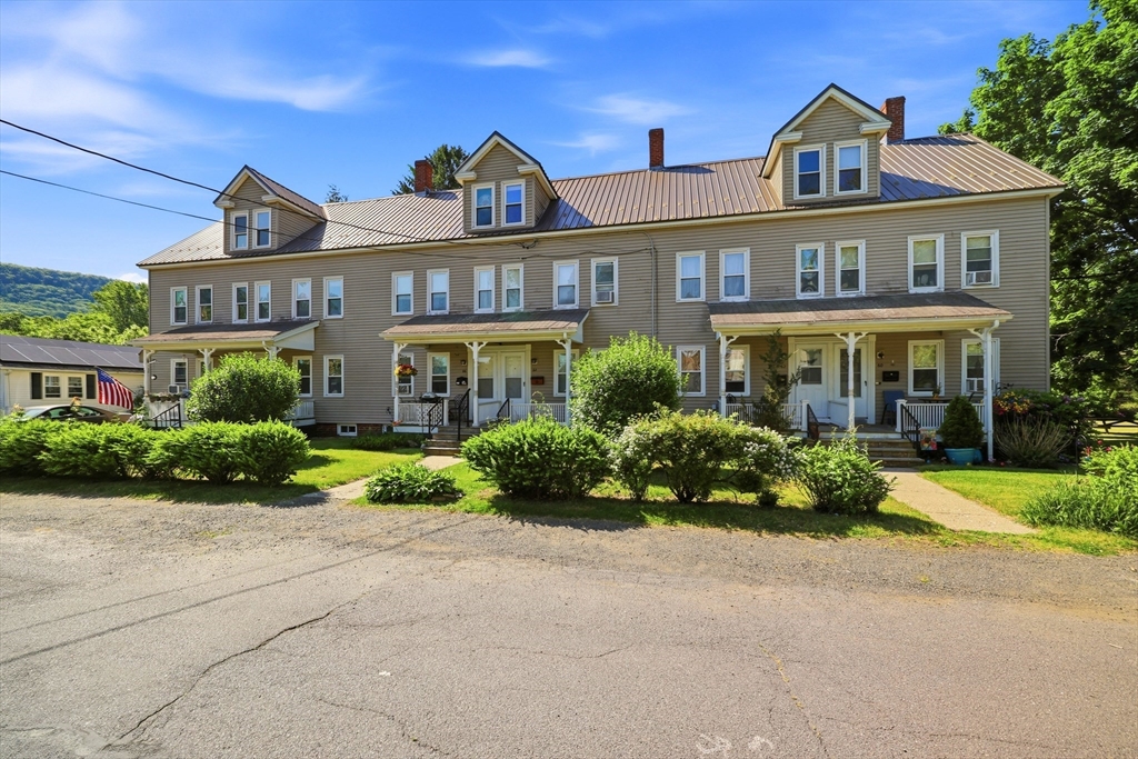 64 Mount Tom Ave 64