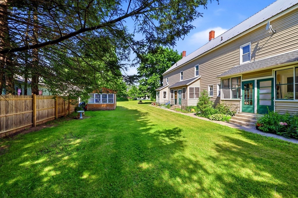 64 Mount Tom Ave 64