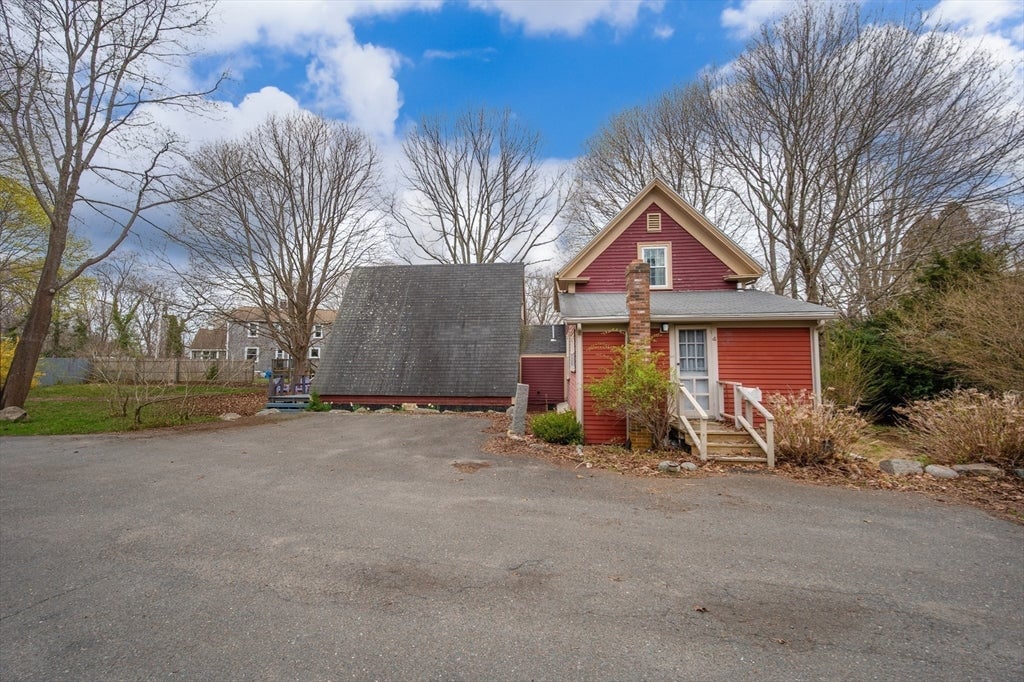 4 Toomey Lane