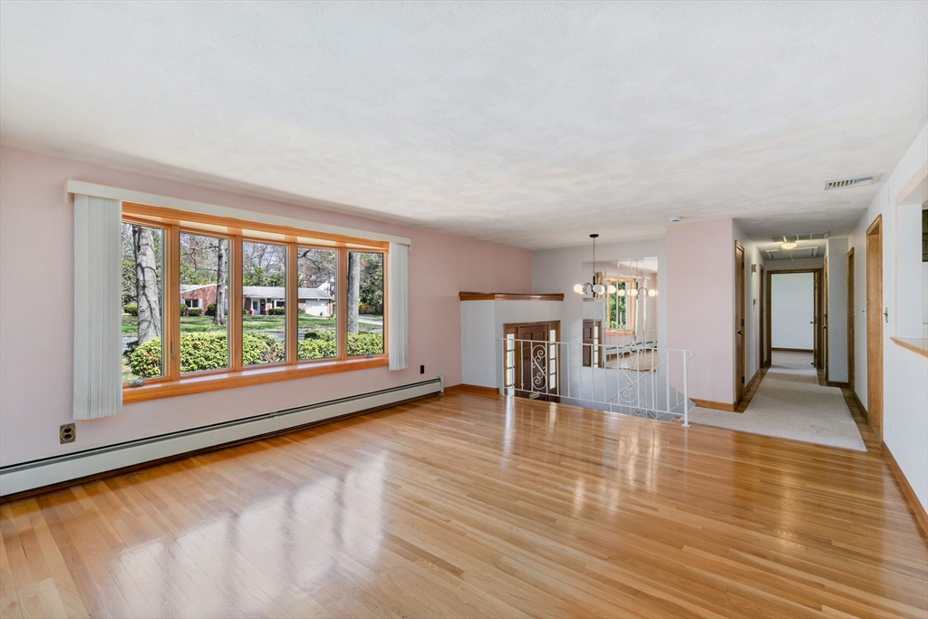 11 Strawberry Hill Lane