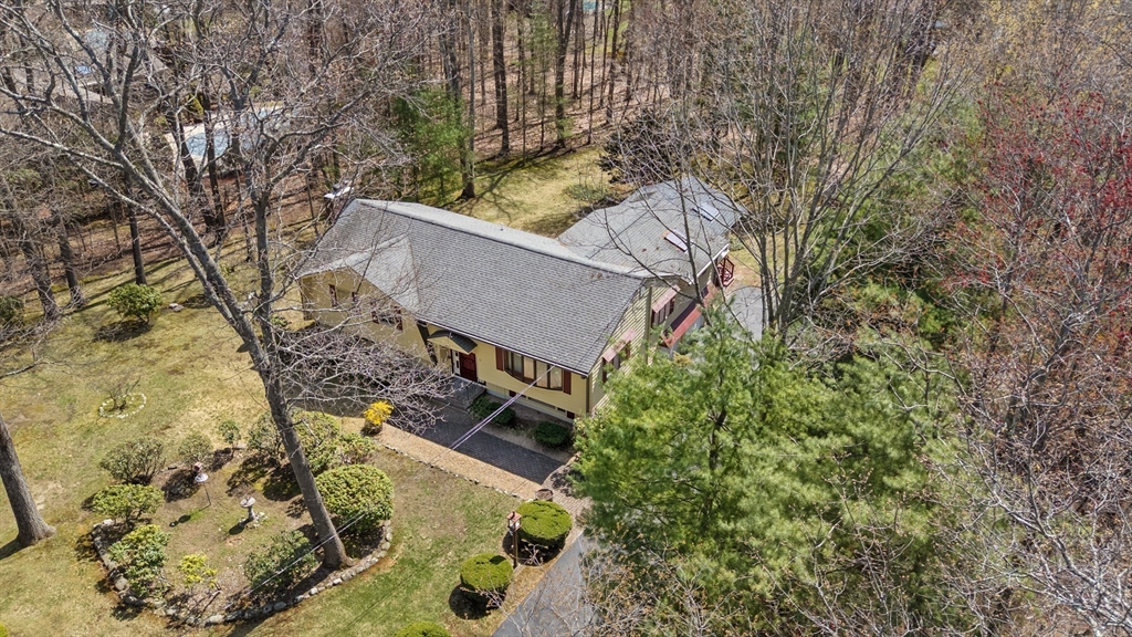 11 Strawberry Hill Lane