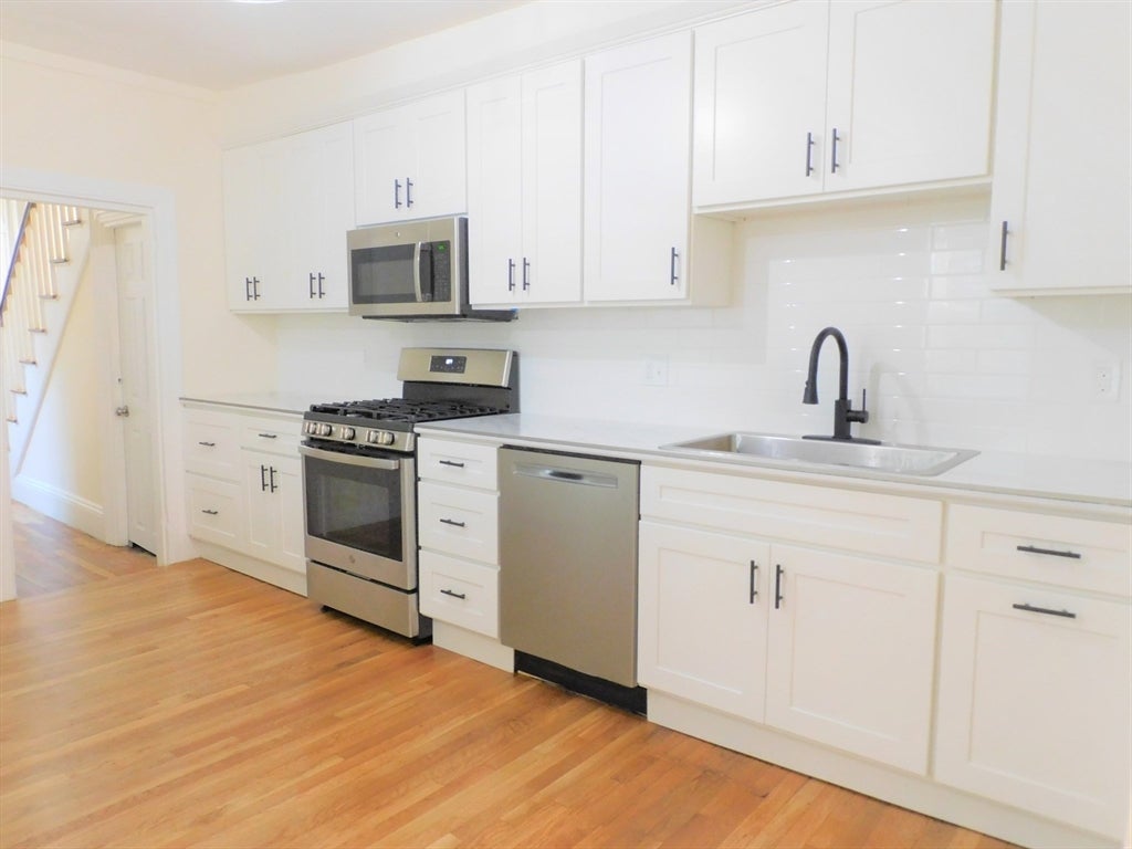 Photo of 30 Jenkins St, Boston, MA