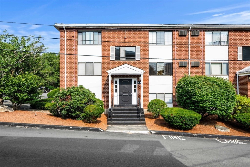 10B Colonial Dr #1B, Andover, MA Photo #1