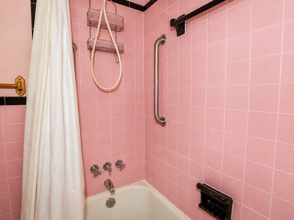466 East Main Street, Chicopee, MA Photo #24