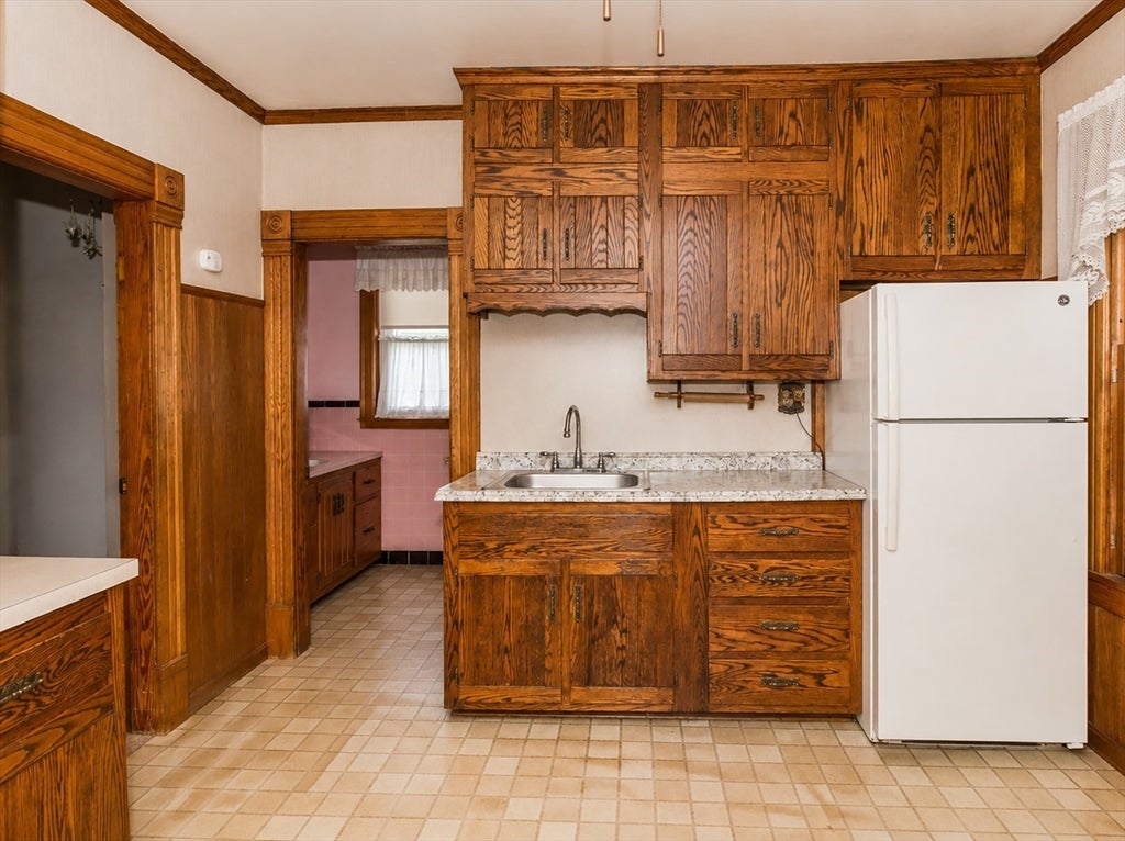 466 East Main Street, Chicopee, MA Photo #13