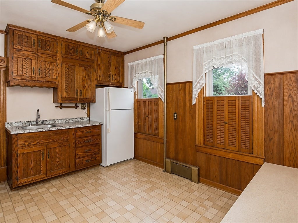 466 East Main Street, Chicopee, MA Photo #16