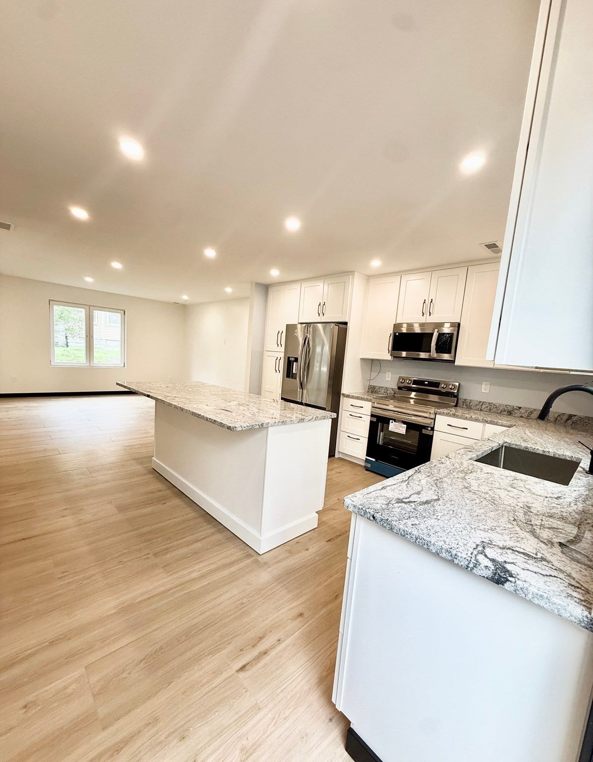 35 Greendale Ave #A, Worcester, MA, 35 Greendale Ave #A, Worcester, MA Photo #5