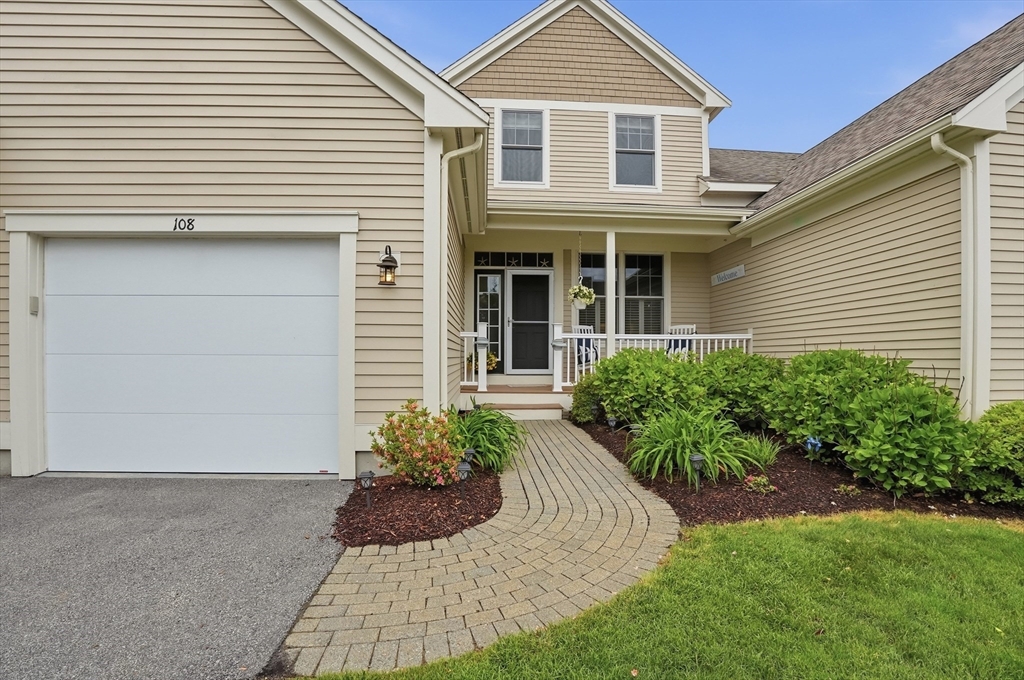 108 Grey Hawk Dr 108