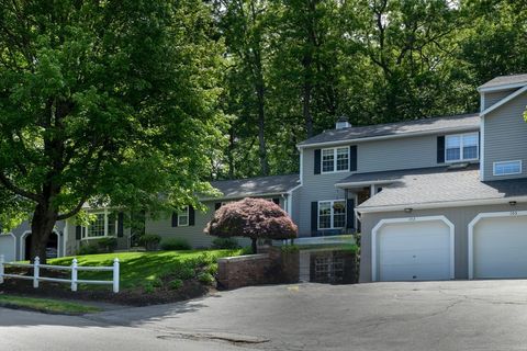 Photo of 102 Torrey Lane Ext #102, Holden, MA 01520 (MLS # 73531251)