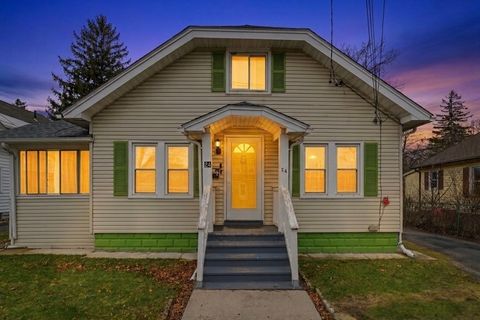 Photo of 24 Jasper St, Springfield, MA 01109 (MLS # 73494167)