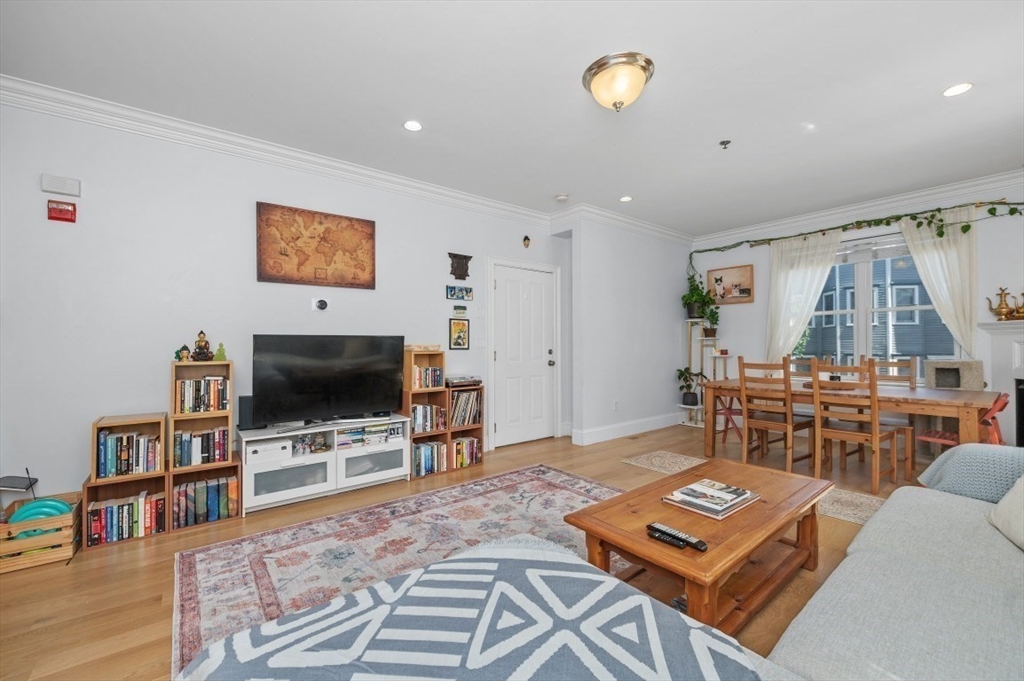 17 Roseclair St 2