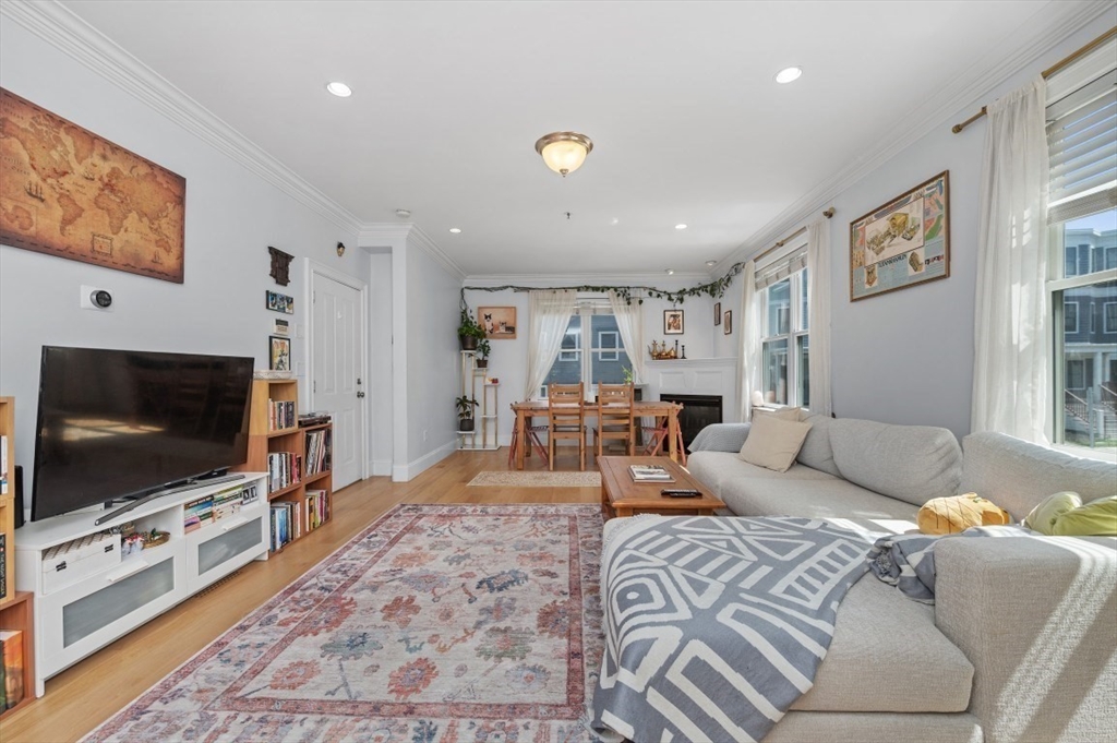 17 Roseclair St 2