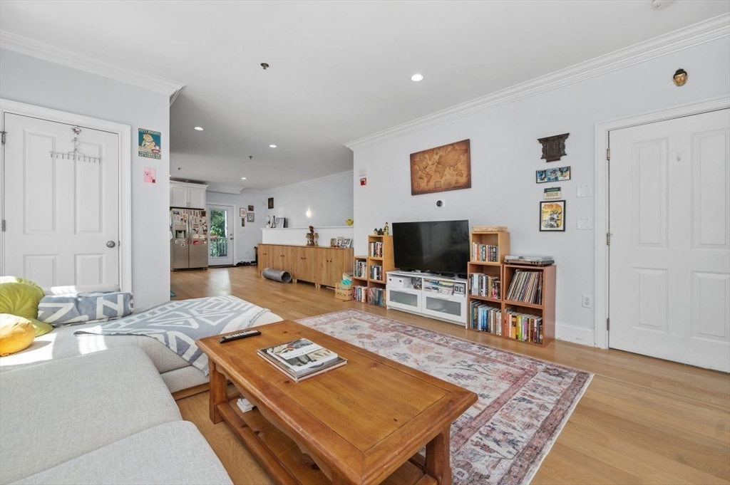 17 Roseclair St 2