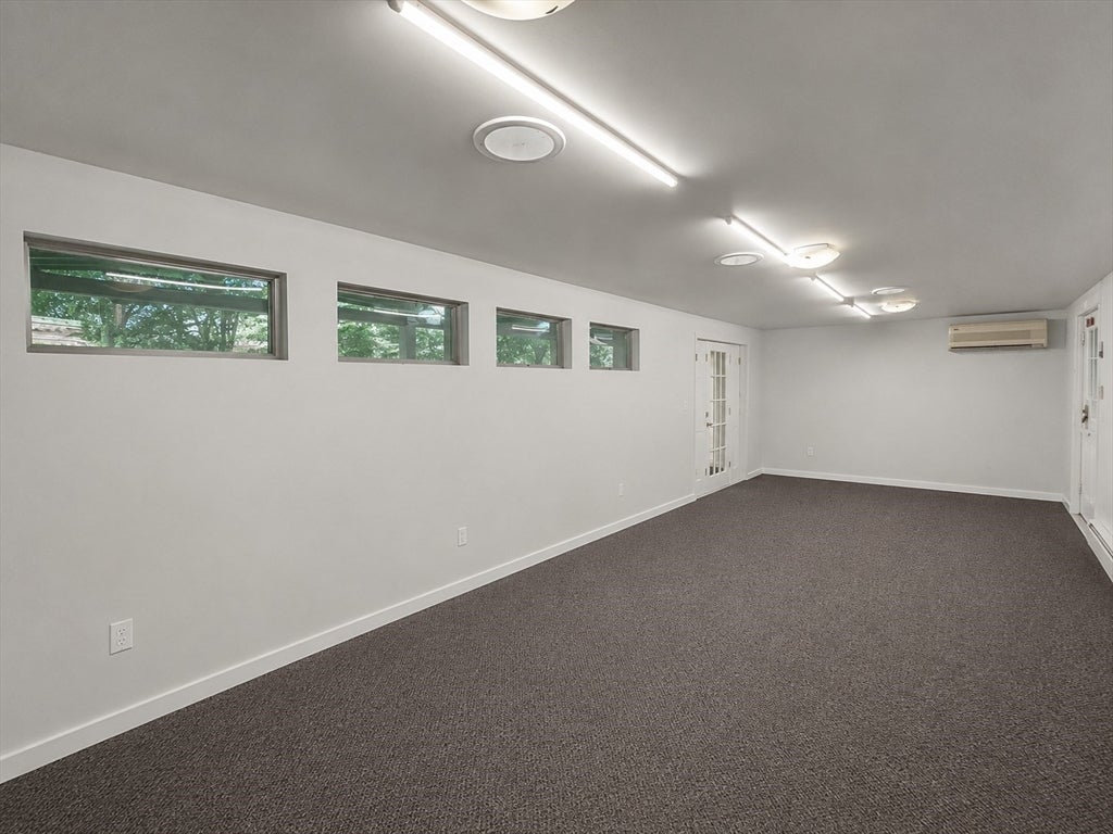 690 Taunton Ave