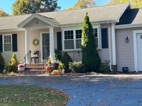13 Green Meadow Dr. Acushnet MA 02743