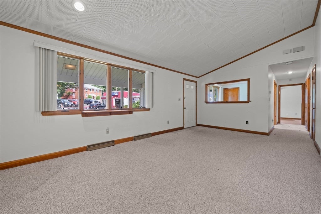 71 Hamilton St, Saugus, MA Photo #4