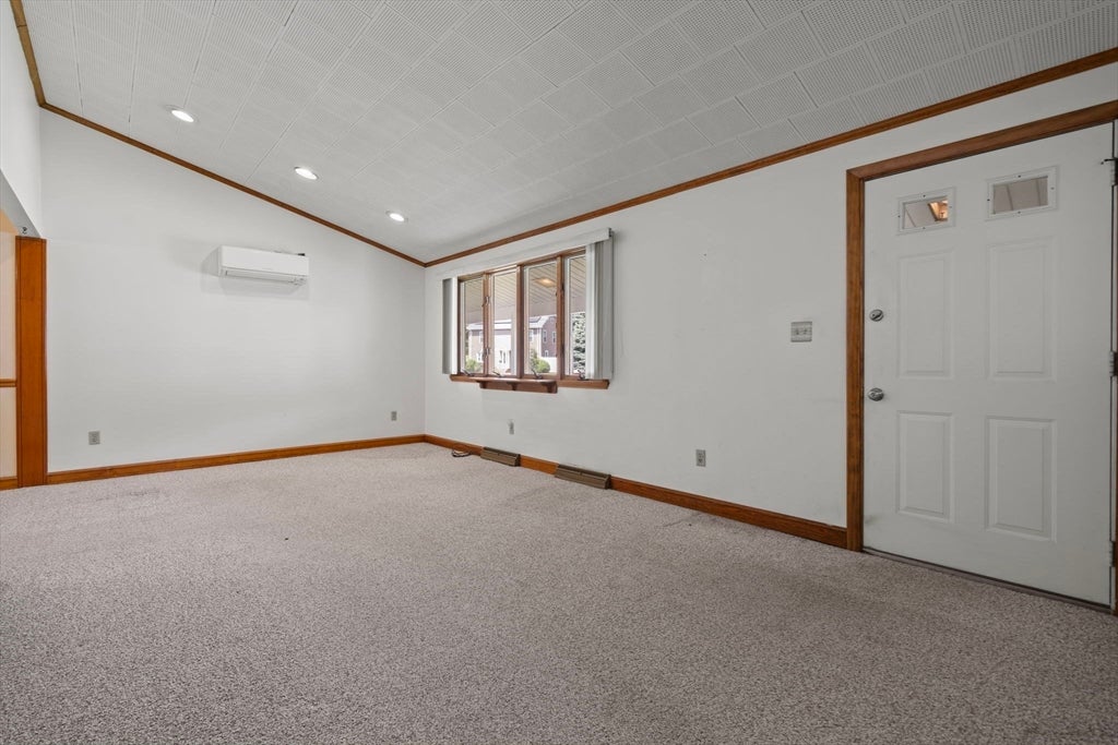 71 Hamilton St, Saugus, MA Photo #8