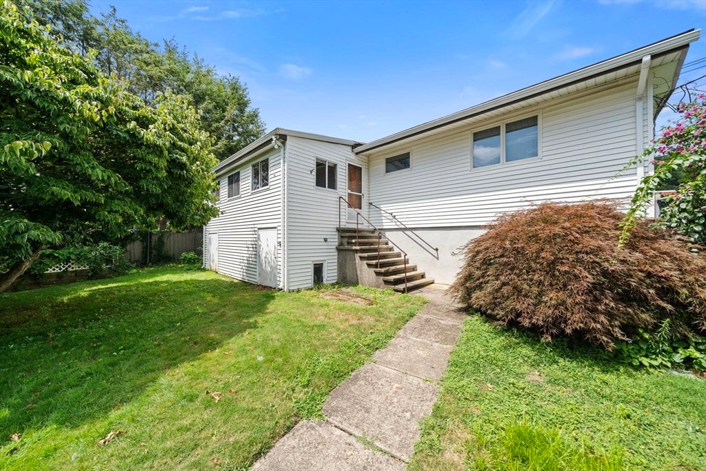 71 Hamilton St, Saugus, MA Photo #22