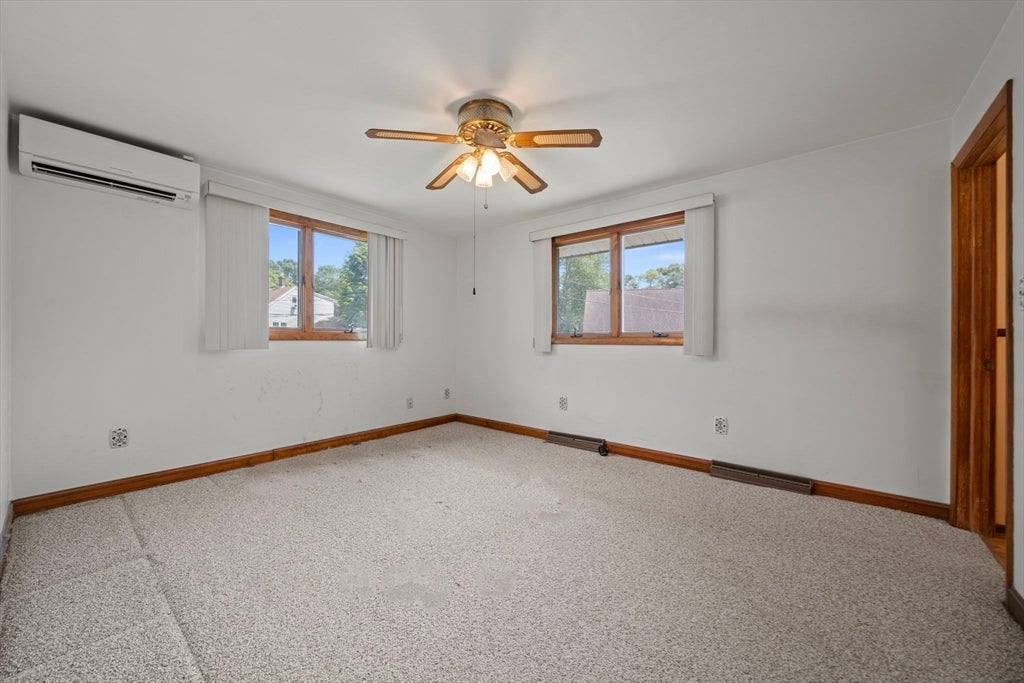 71 Hamilton St, Saugus, MA Photo #12