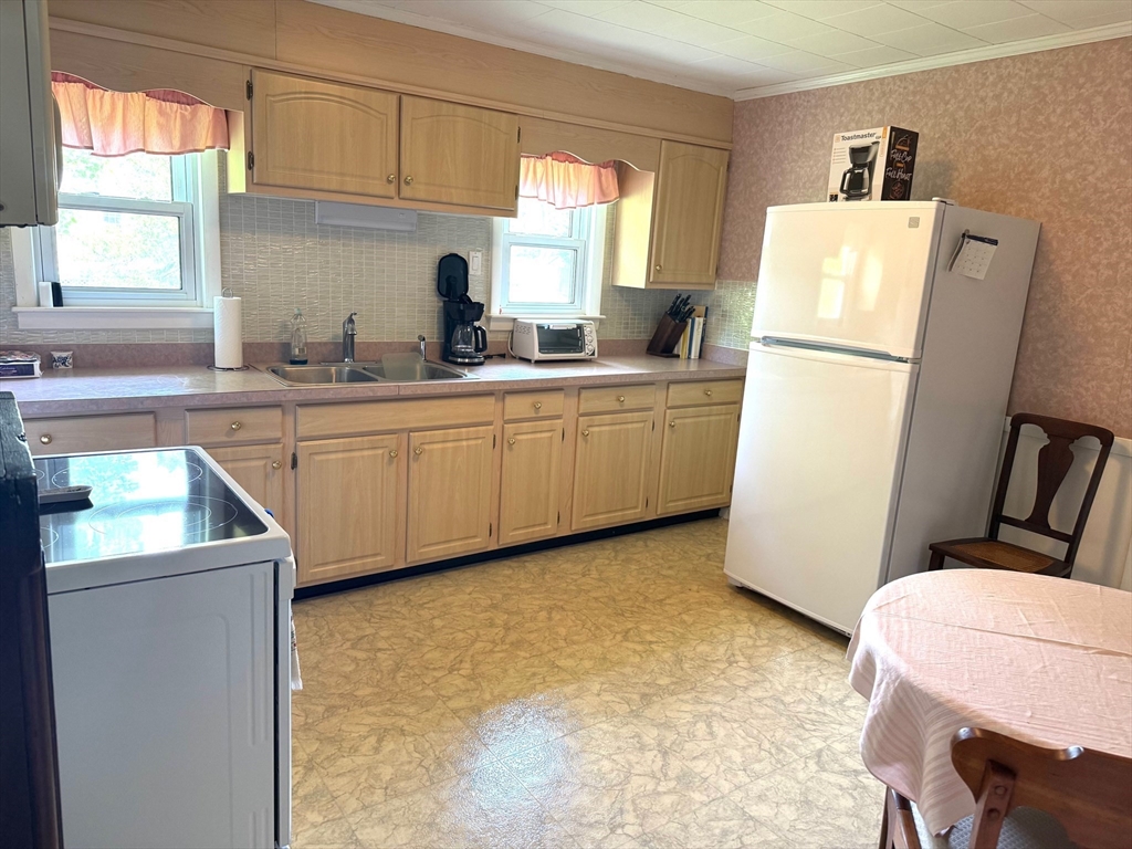 144 Pleasant Lake Ave