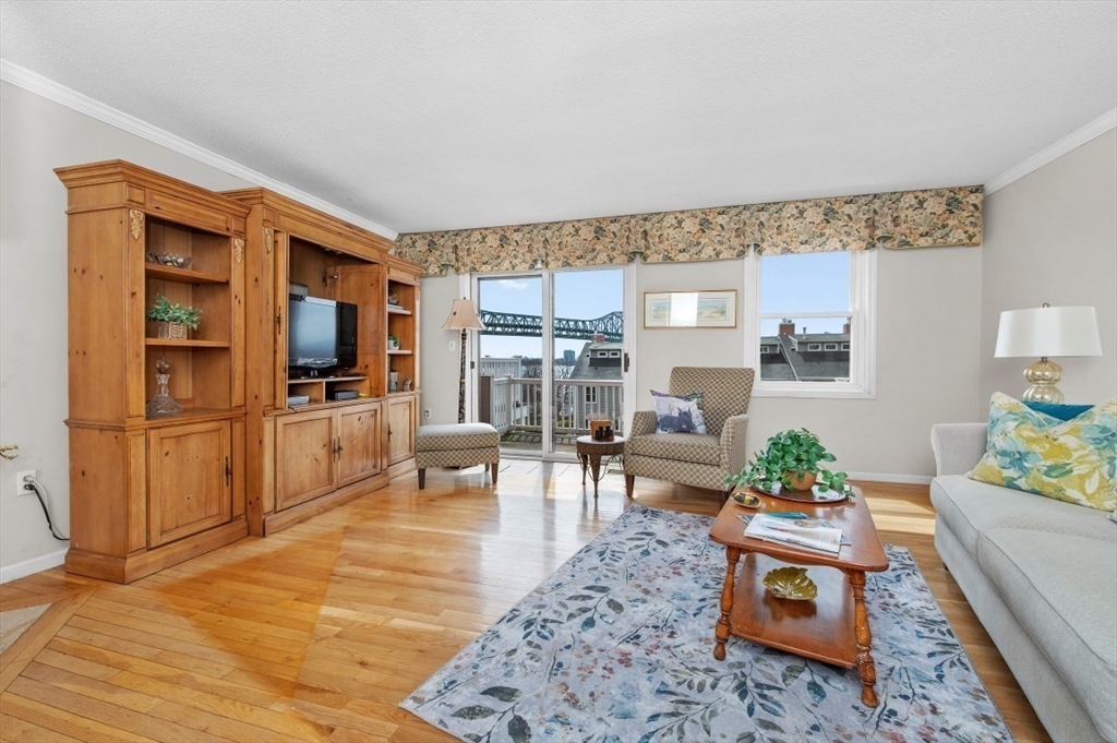 18 Breakwater Drive 18