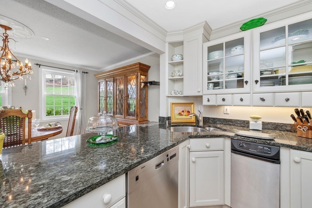 18 Breakwater Drive 18