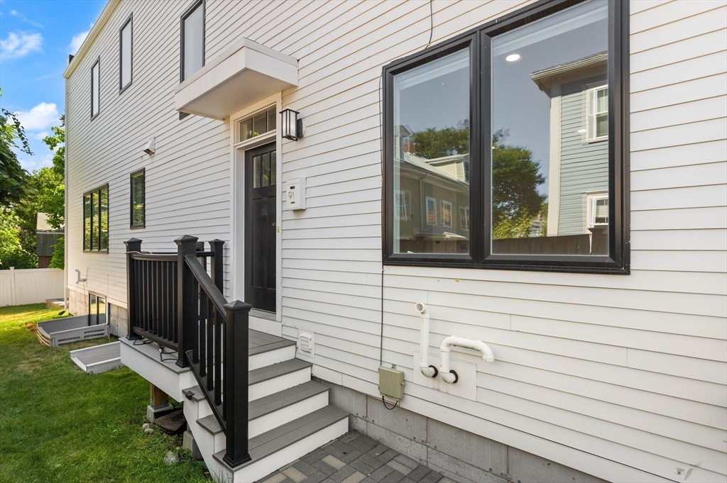 91 Crafts St 91