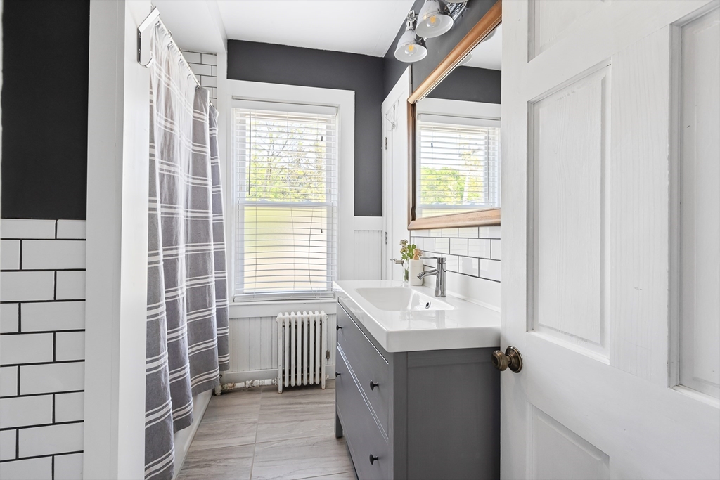 Franklin, Massachusetts 02038, United States, 3 Bedrooms Bedrooms, ,2 BathroomsBathrooms,Residential,Pending,131175