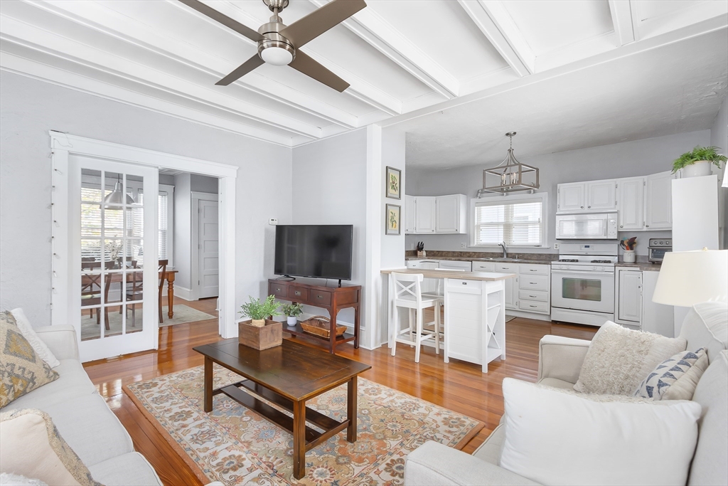 Franklin, Massachusetts 02038, United States, 3 Bedrooms Bedrooms, ,2 BathroomsBathrooms,Residential,Pending,131175