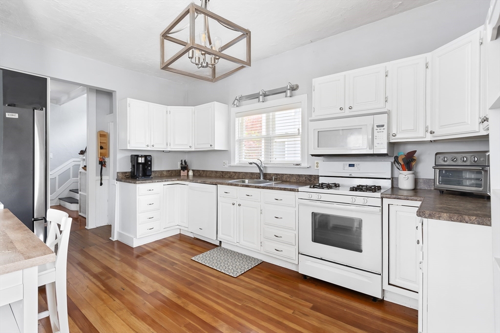 Franklin, Massachusetts 02038, United States, 3 Bedrooms Bedrooms, ,2 BathroomsBathrooms,Residential,Pending,131175