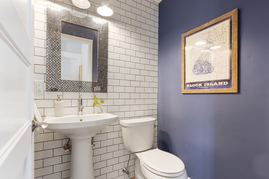 Franklin, Massachusetts 02038, United States, 3 Bedrooms Bedrooms, ,2 BathroomsBathrooms,Residential,Pending,131175