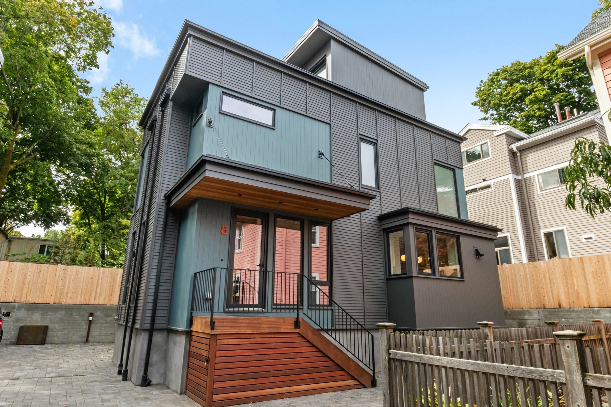 Photo of 8 Holworthy Terrace, Cambridge, MA