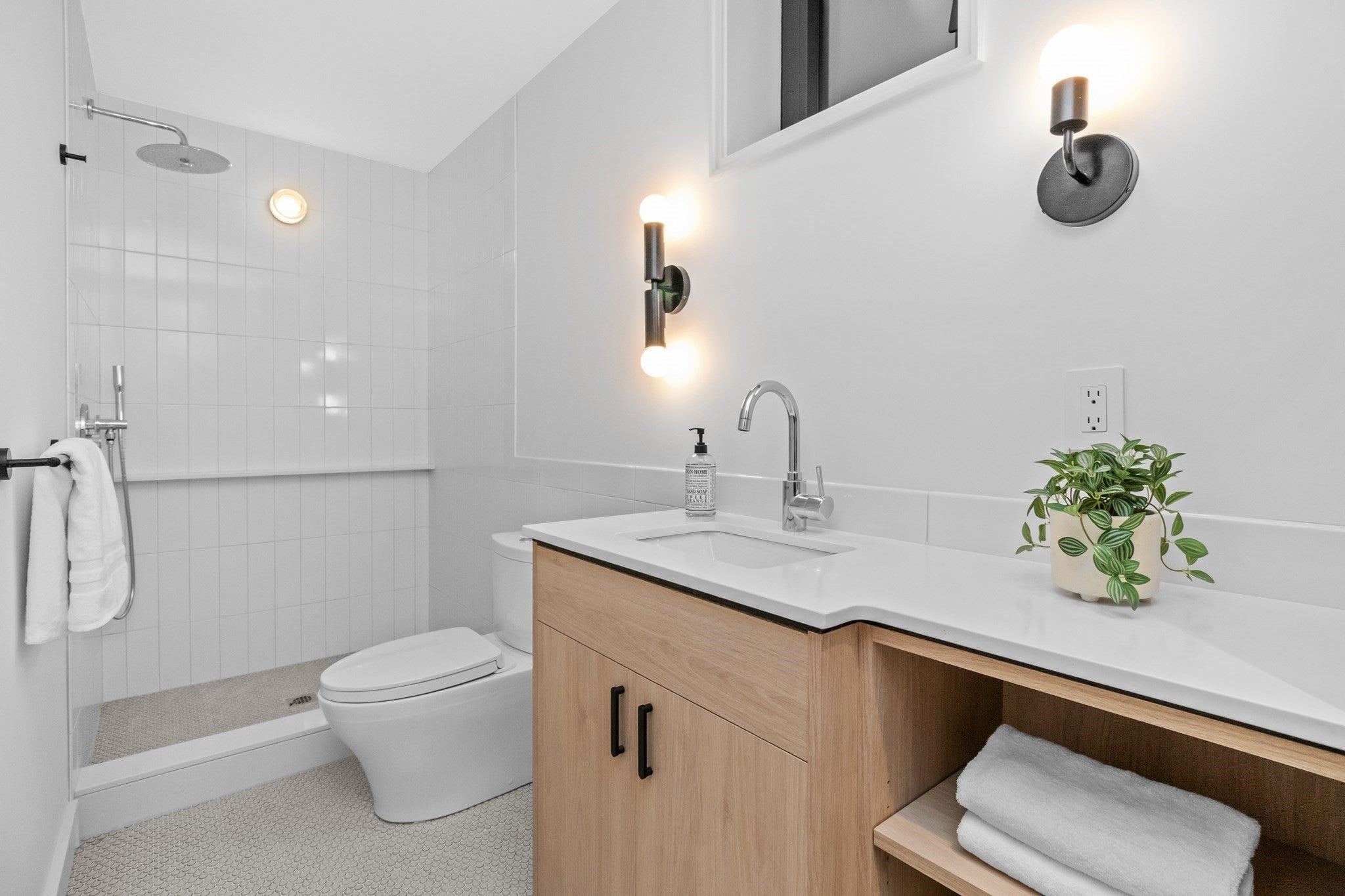 8 Holworthy Terrace #8, Cambridge, MA Photo #25