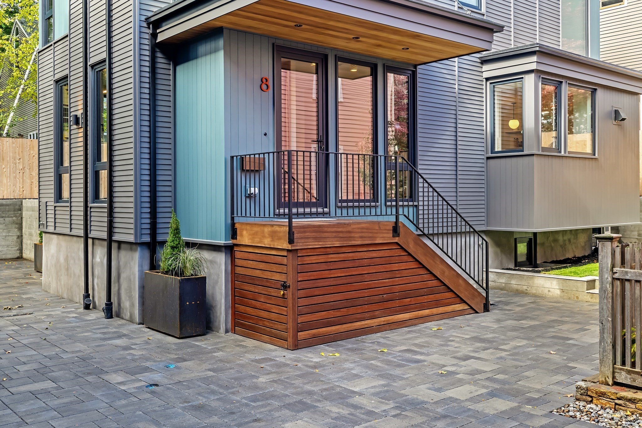 8 Holworthy Terrace 8
