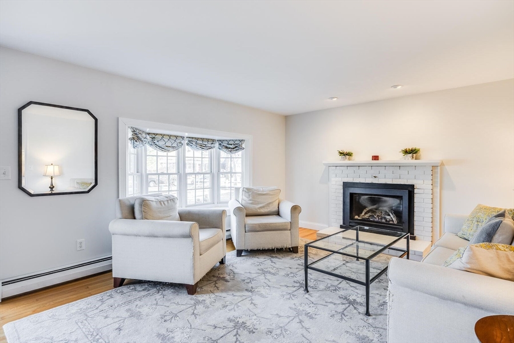 12 Wintergreen Ln