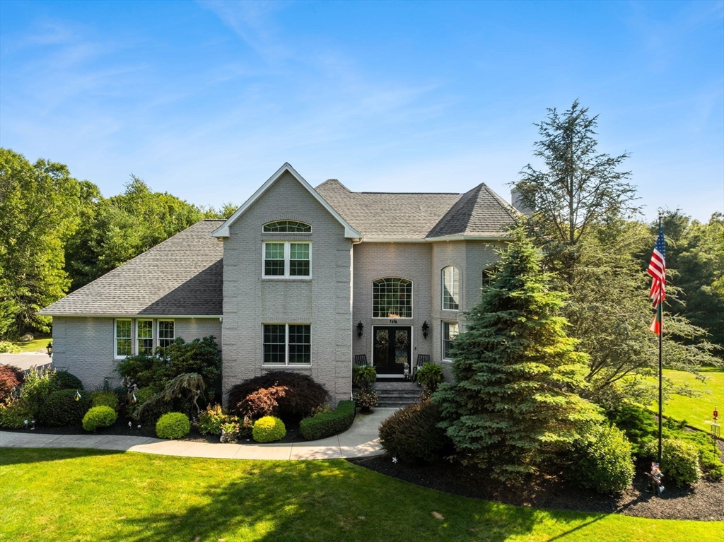 1276 Old Fall River Rd