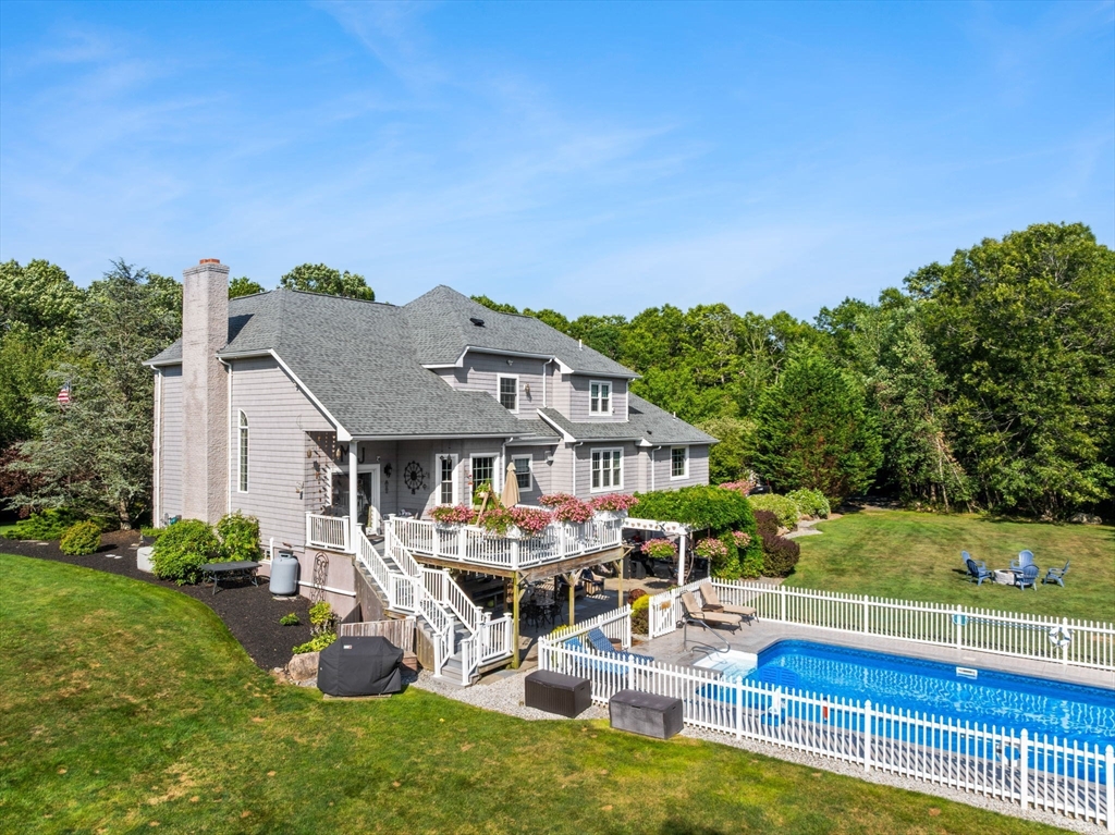 1276 Old Fall River Rd