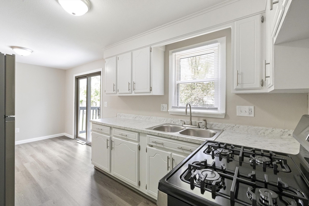 28 Bog Hollow Rd