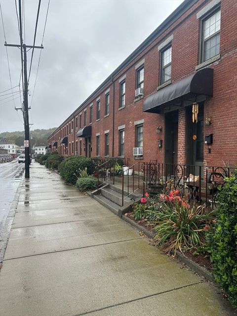 37 Grove Street 37 Clinton MA 01510