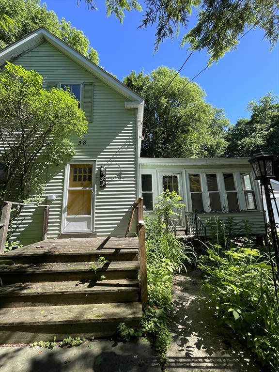38 Fredonian St