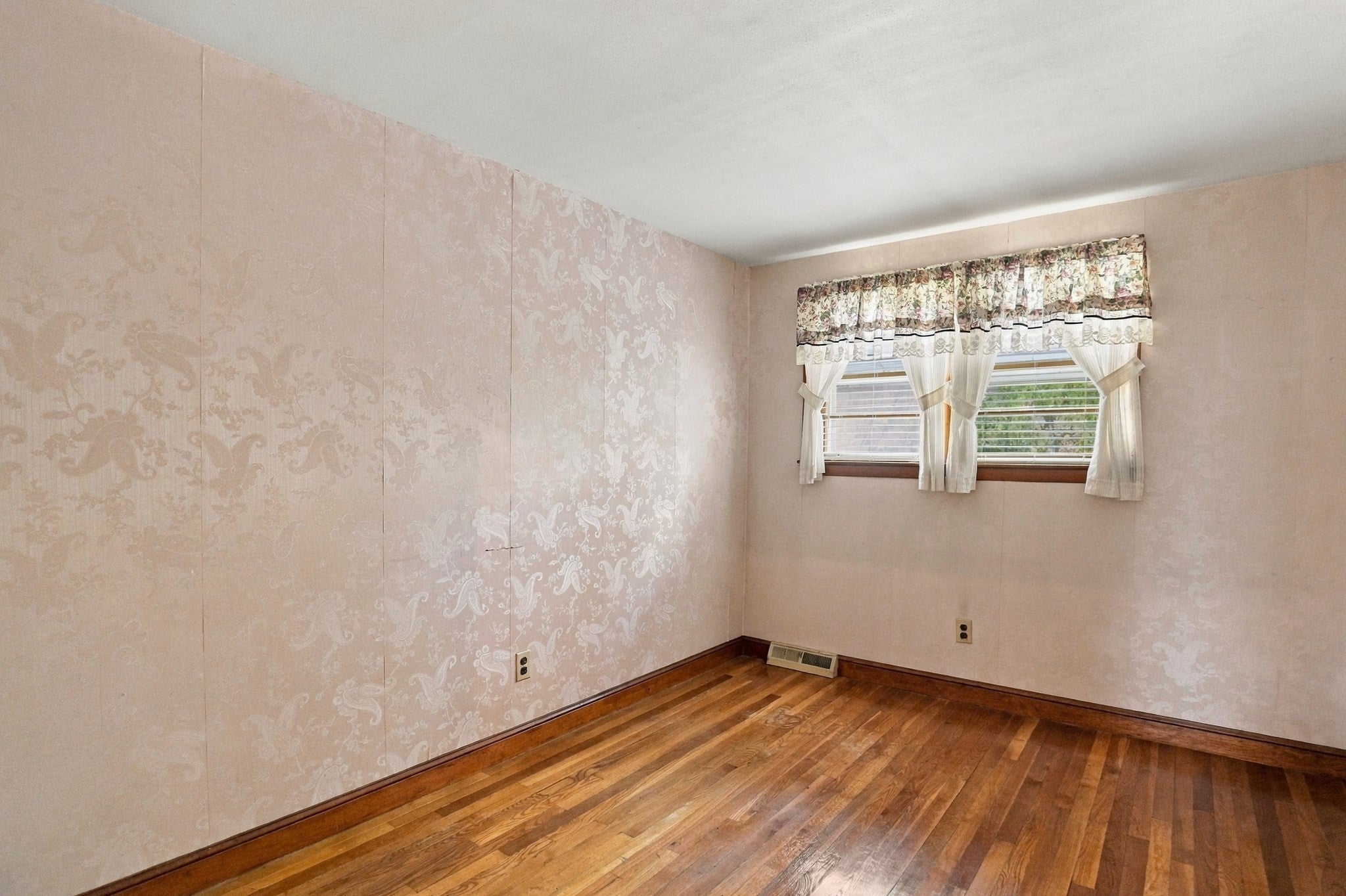 48 W Spring St, Avon, MA Photo #18