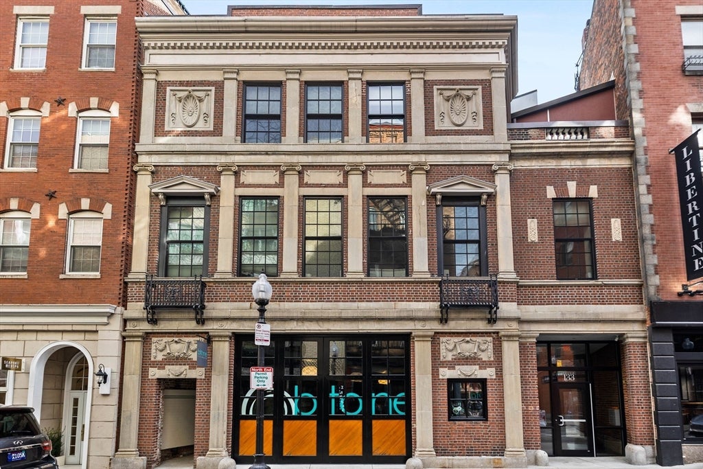 Click for 133 Salem St #PH, Boston, MA slideshow Click for 133 Salem St #PH, Boston, MA slideshow