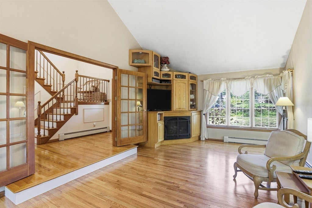 25 Thomas Pl
