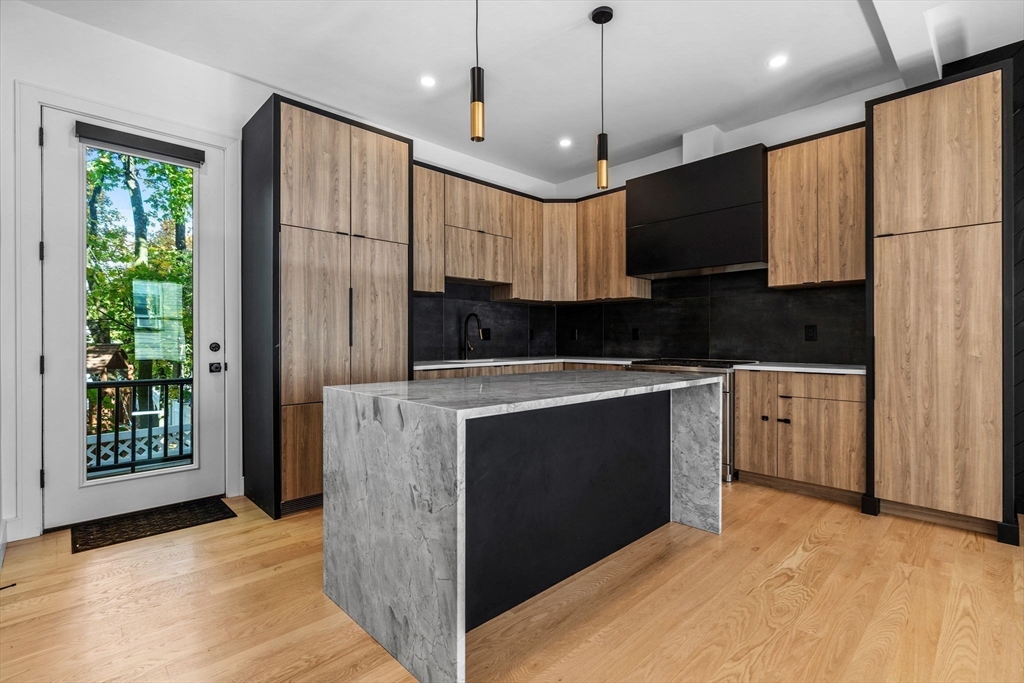 1917 Commonwealth Ave 1917